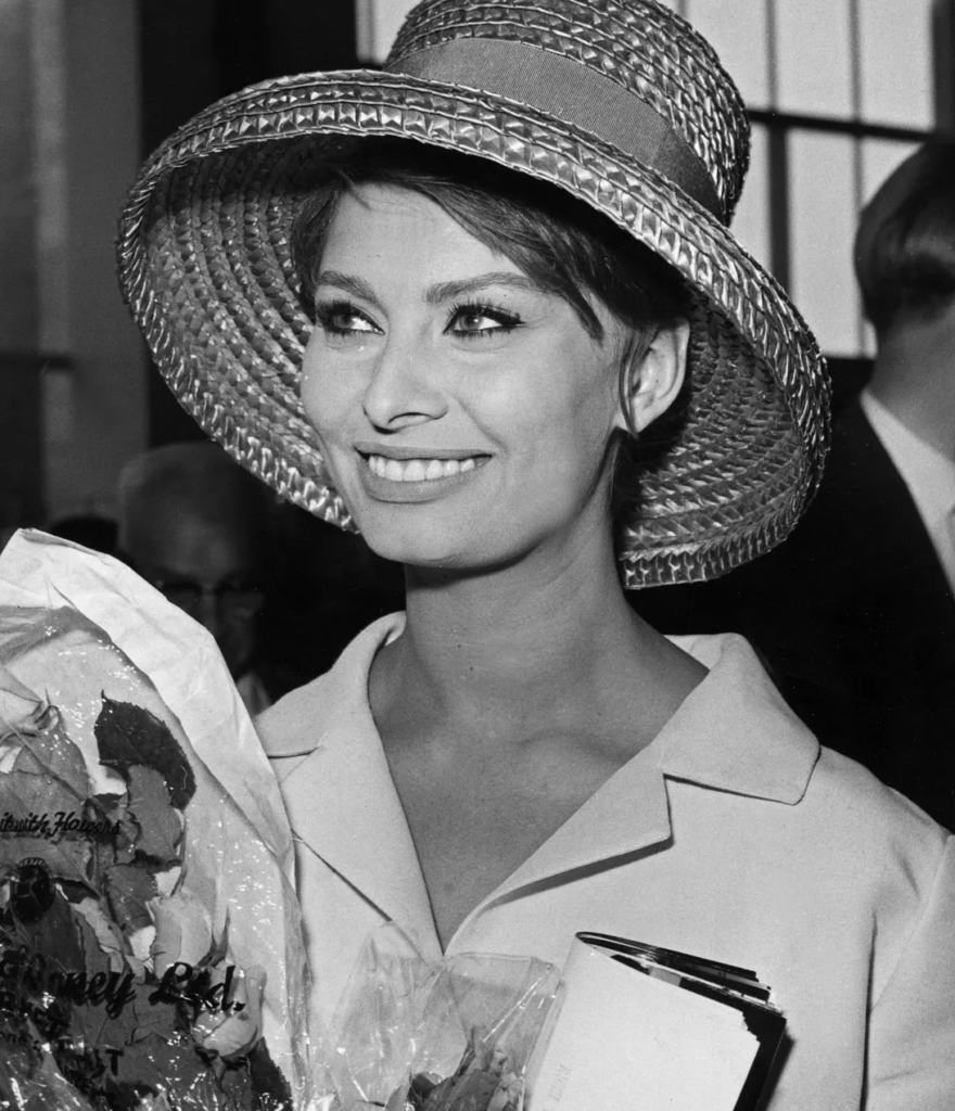 Sophia Loren Is Now Almost 90 How She Lives Is Sad, Try Not To Gasp